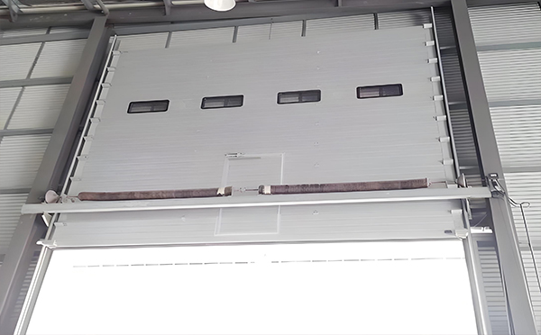 未央工业滑升门