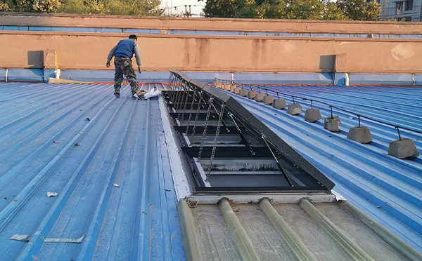 某区域性物流仓储中心未央排烟窗系统安装项目