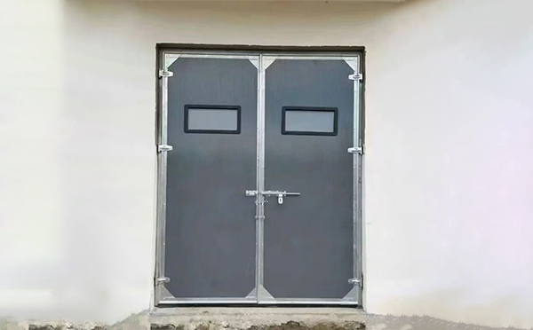 未央工业门在高温作业区域的运行表现